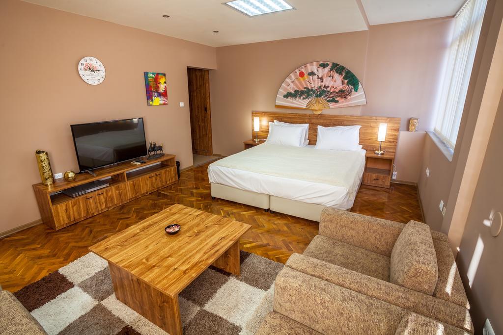 Panorama Top Floor Rooms In Hotel Tundzha Yambol Extérieur photo
