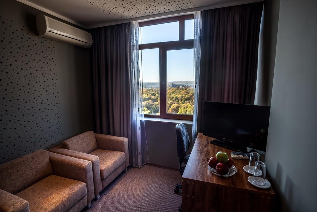 Panorama Top Floor Rooms In Hotel Tundzha Yambol Extérieur photo