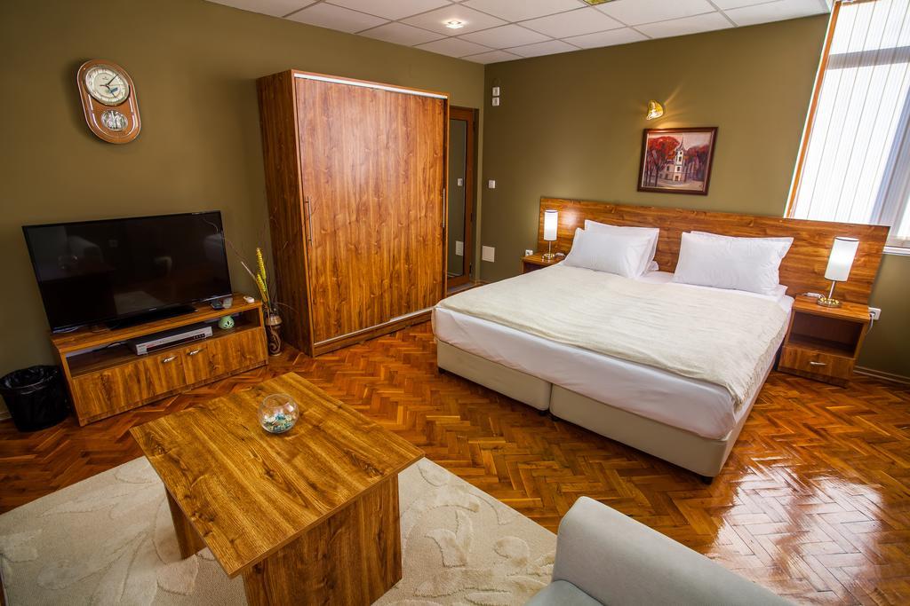 Panorama Top Floor Rooms In Hotel Tundzha Yambol Extérieur photo